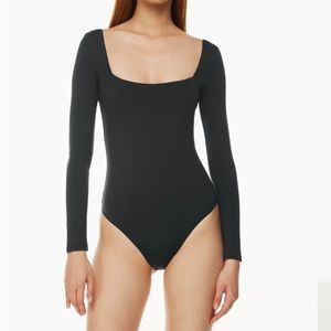 Aritzia Babaton Contour Squareneck Longsleeve Bodysuit